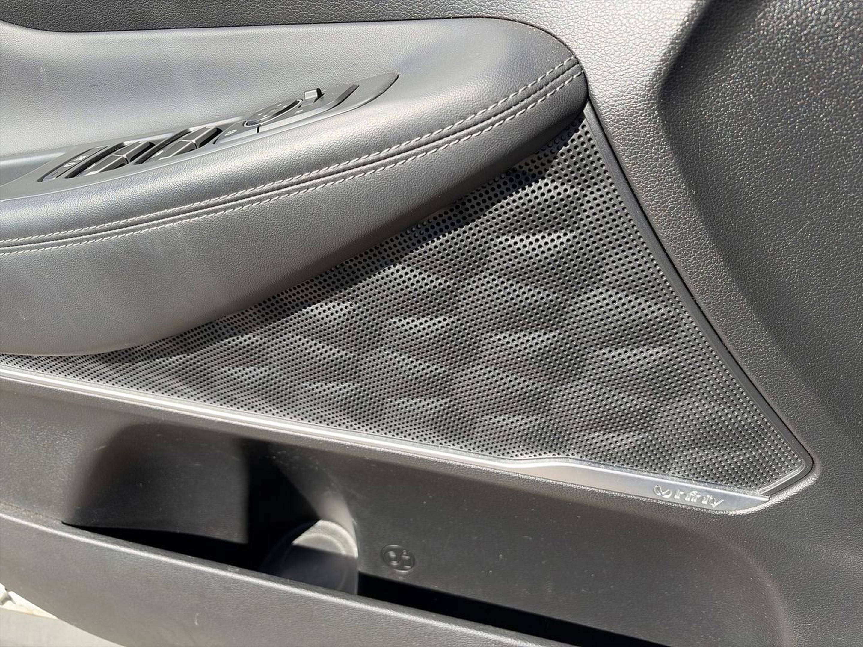 Used 2020 Hyundai Santa Fe SEL image 28