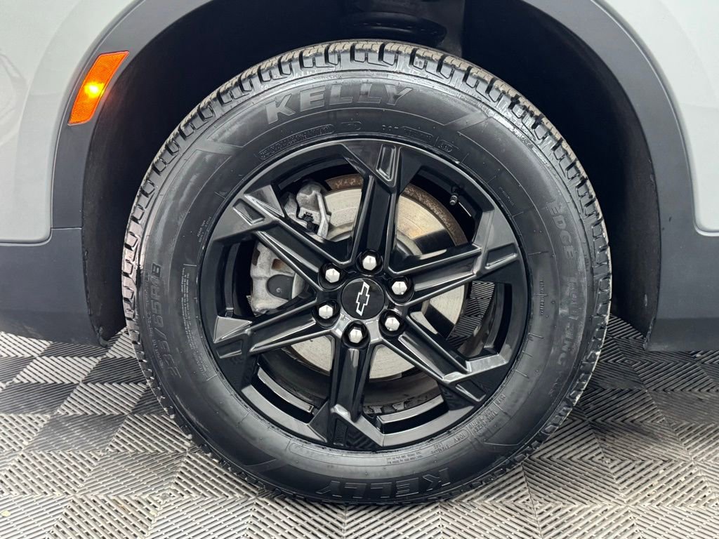 Used 2024 Chevrolet Blazer LT w/ Midnight/Sport Edition image 13