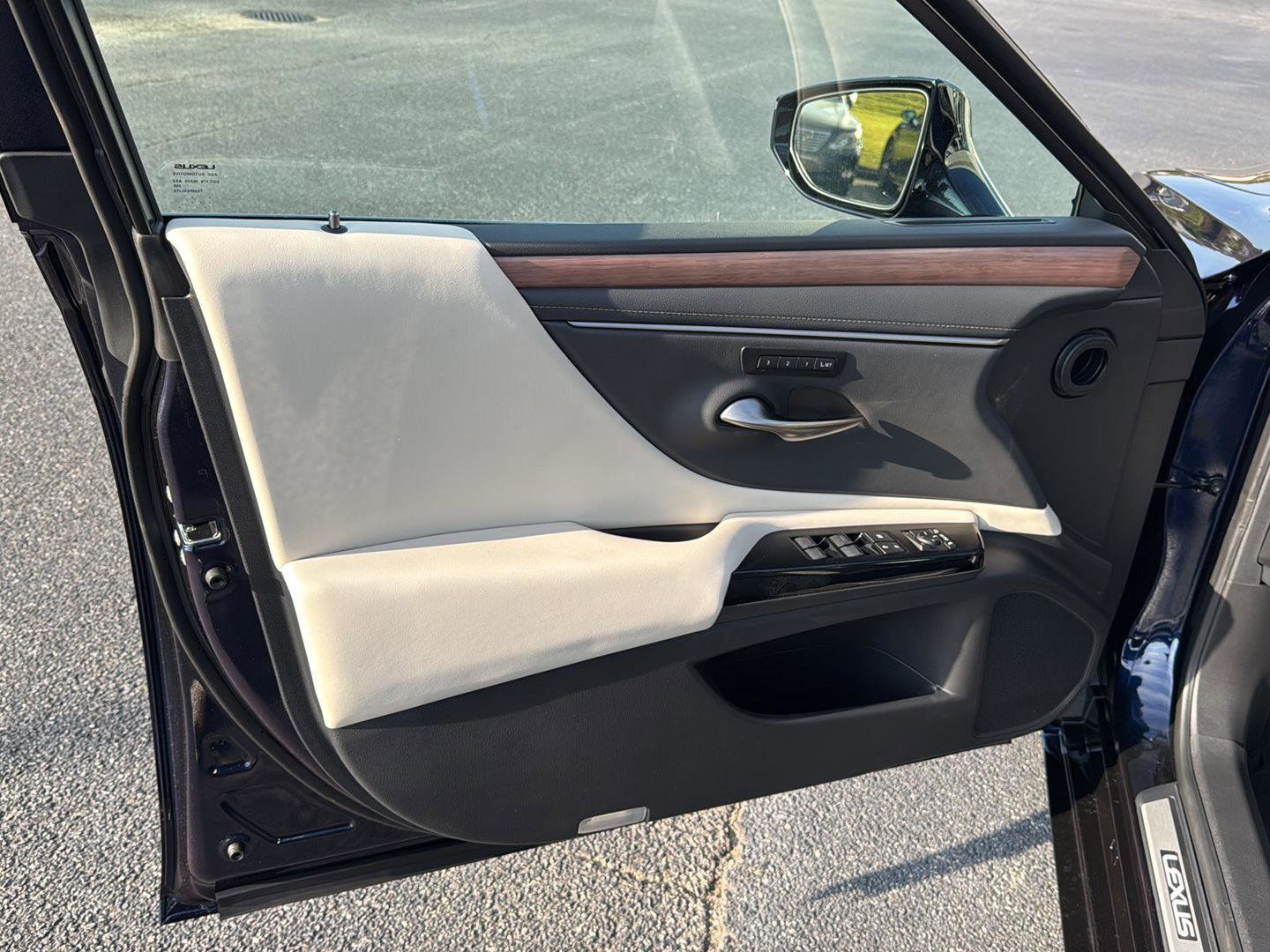 New 2025 Lexus ES 350 w/ Premium Package image 13