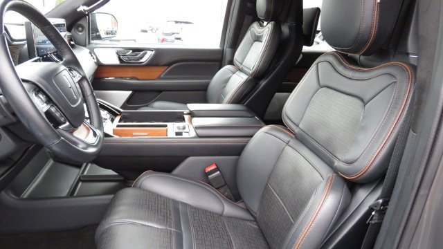 Used 2023 Lincoln Navigator Black Label image 4