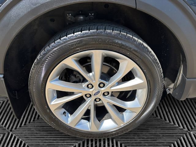 Certified 2023 Ford Explorer Platinum w/ Technology Package image 14