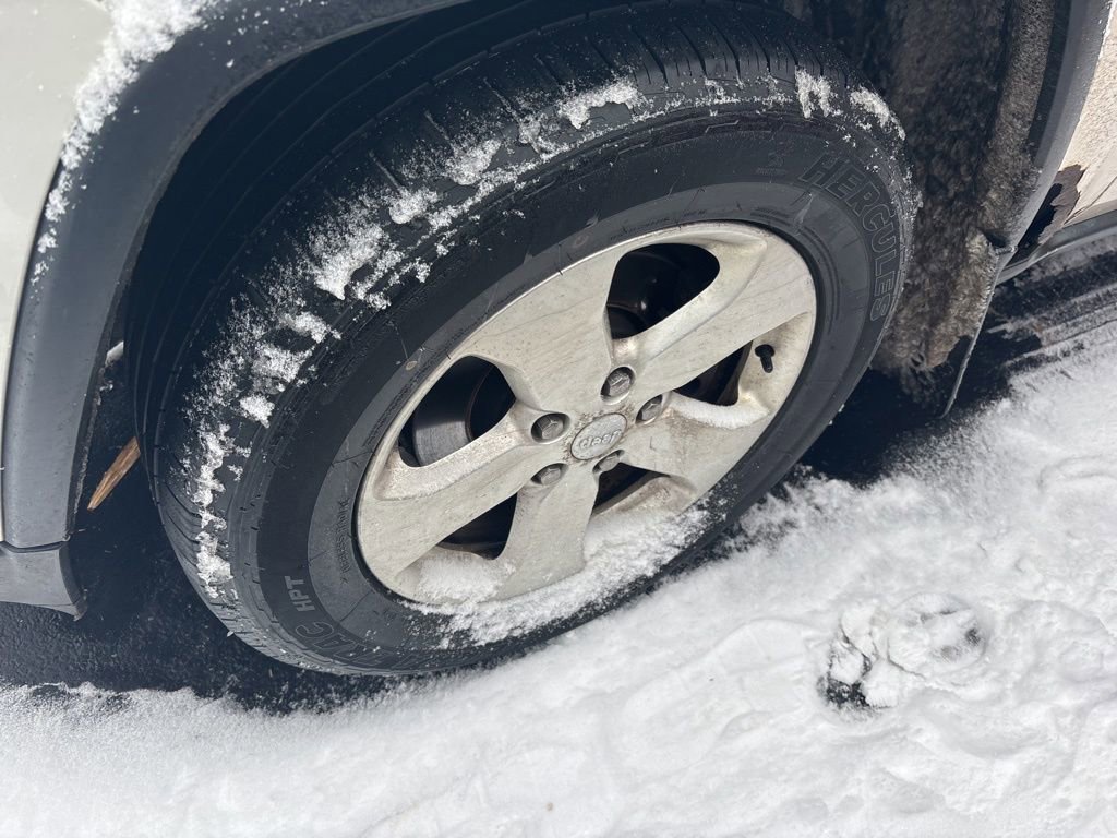 Used 2012 Jeep Grand Cherokee Laredo image 8