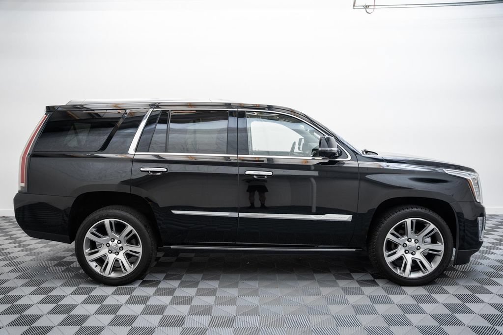 Used 2016 Cadillac Escalade Premium AWD/4WD image 4