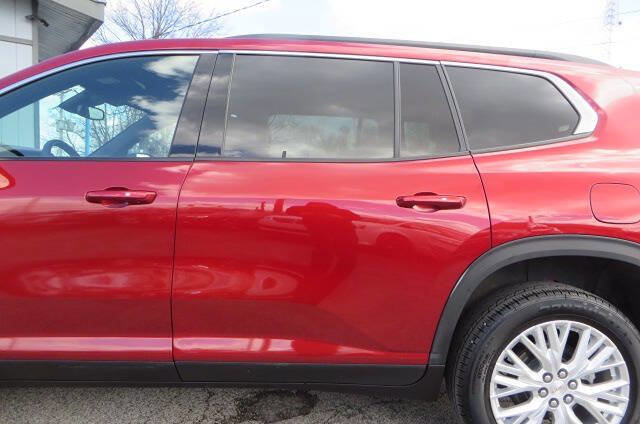 Used 2024 GMC Acadia Elevation image 31