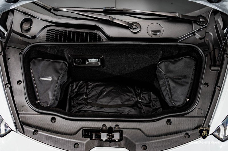 Used 2022 Lamborghini Huracan EVO image 6