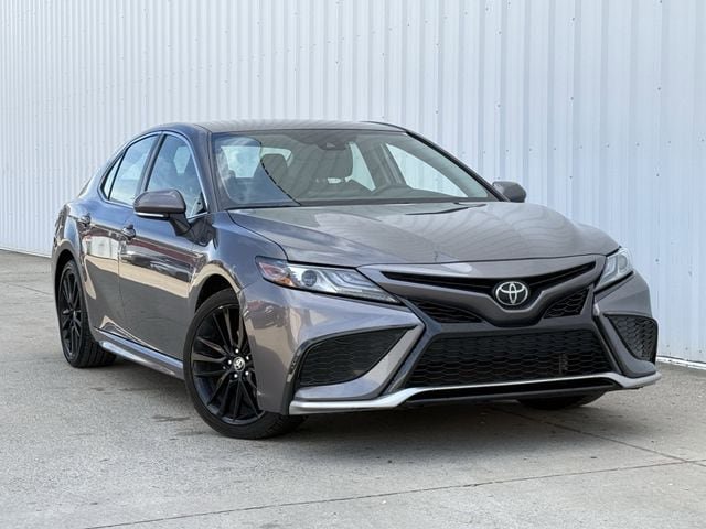 Used 2024 Toyota Camry XSE FWD image 2