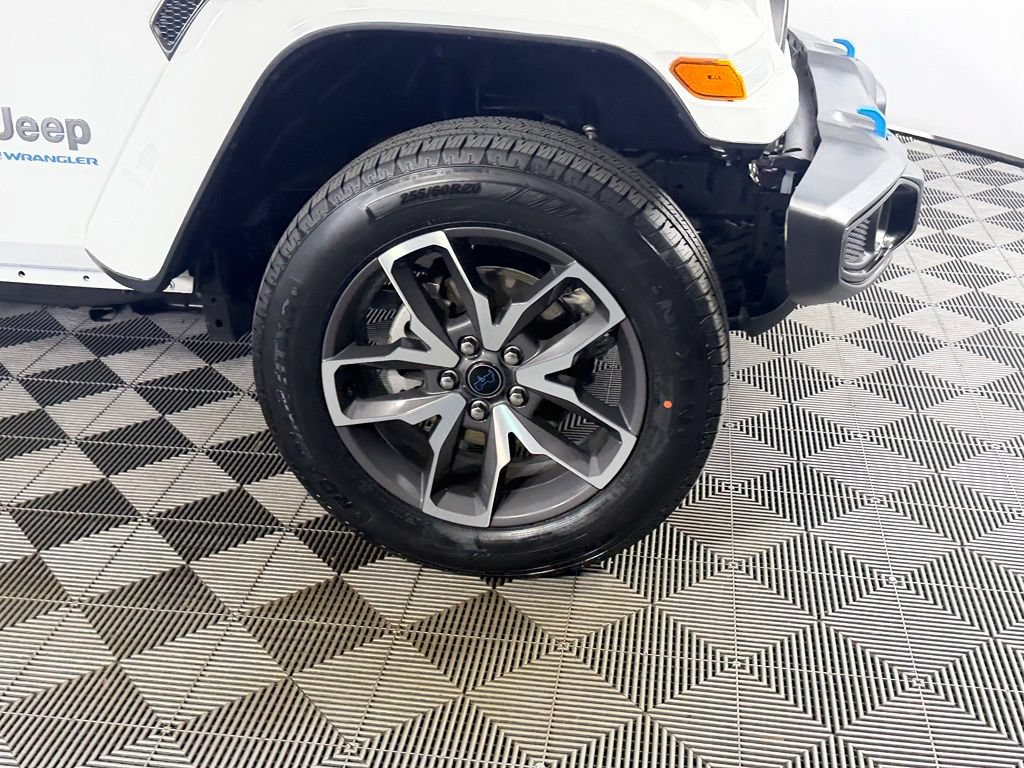 Used 2024 Jeep Wrangler Unlimited AWD/4WD image 11
