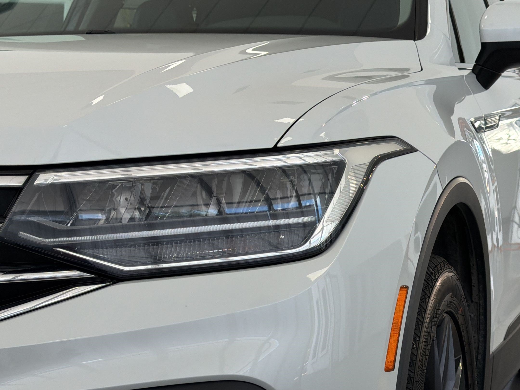 Certified 2023 Volkswagen Tiguan SE w/ Panoramic Sunroof Package FWD image 11
