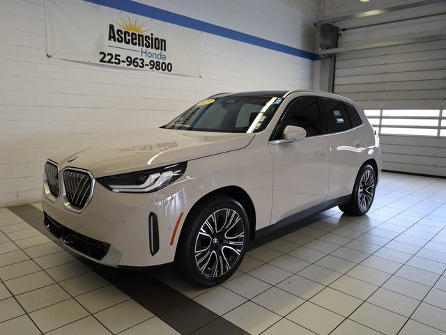 Used 2025 BMW X3 xDrive30i w/ Premium Package image 2