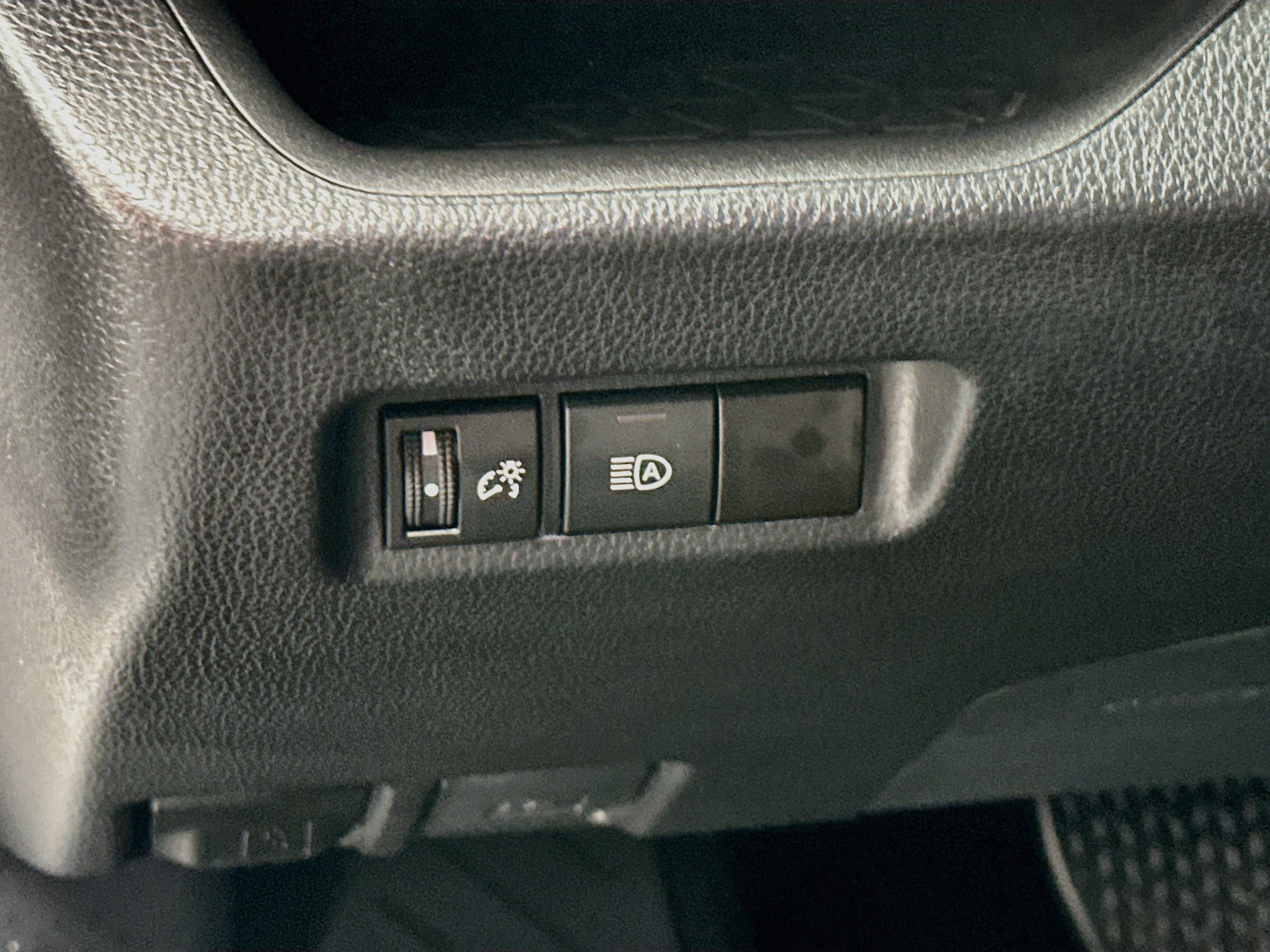 Used 2025 Toyota RAV4 LE AWD/4WD image 17