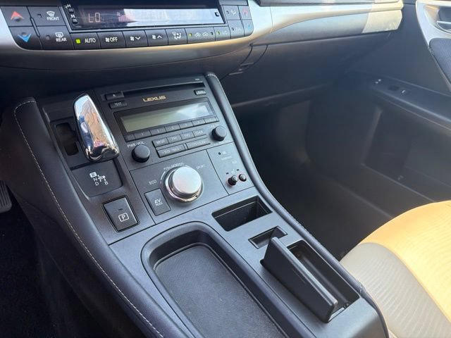 Used 2011 Lexus CT 200h Premium FWD image 15