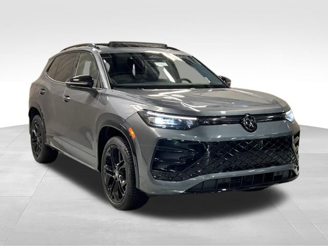 Certified 2025 Volkswagen Tiguan SE R-Line