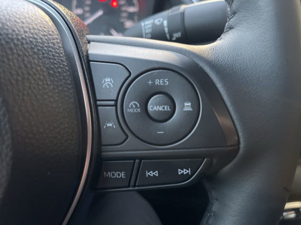 Used 2025 Toyota Corolla SE w/ Convenience Package image 26