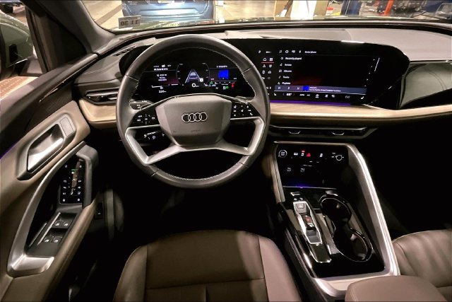 Used 2025 Audi Q5 Premium w/ Convenience Package AWD/4WD image 5