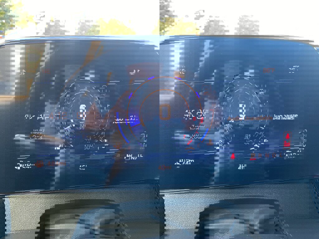 Used 2026 Chevrolet Traverse LT image 2