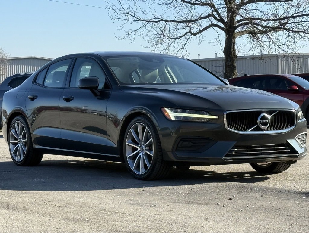 Used 2019 Volvo S60 T5 Momentum w/ Premium Package image 7