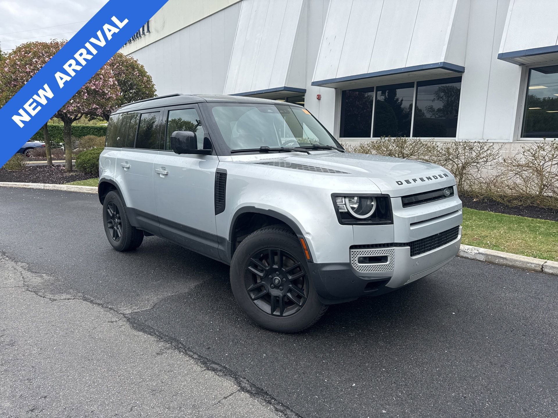 Used 2023 Land Rover Defender 110 S AWD/4WD image 1