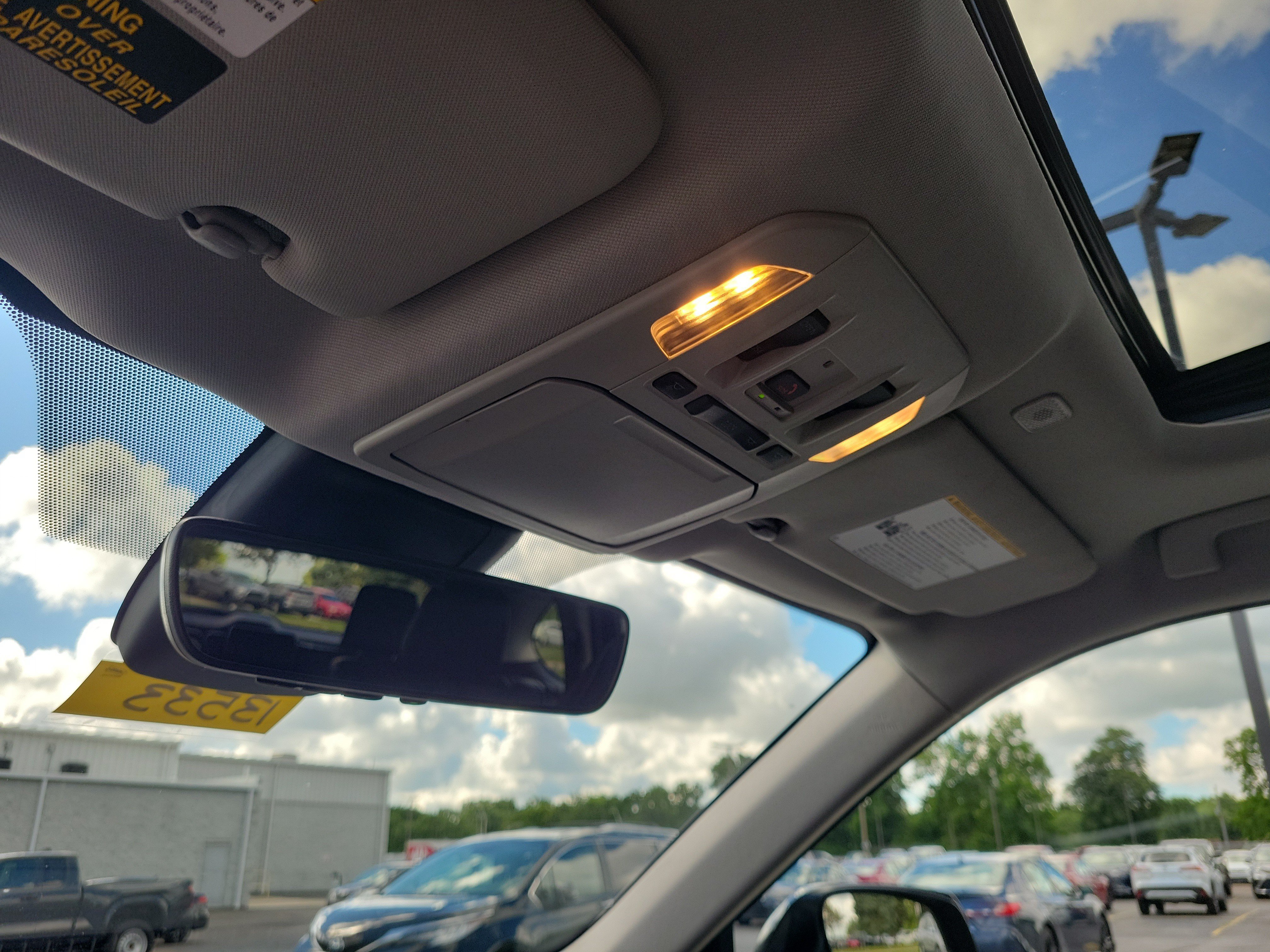 Used 2024 Toyota Highlander XLE FWD image 10