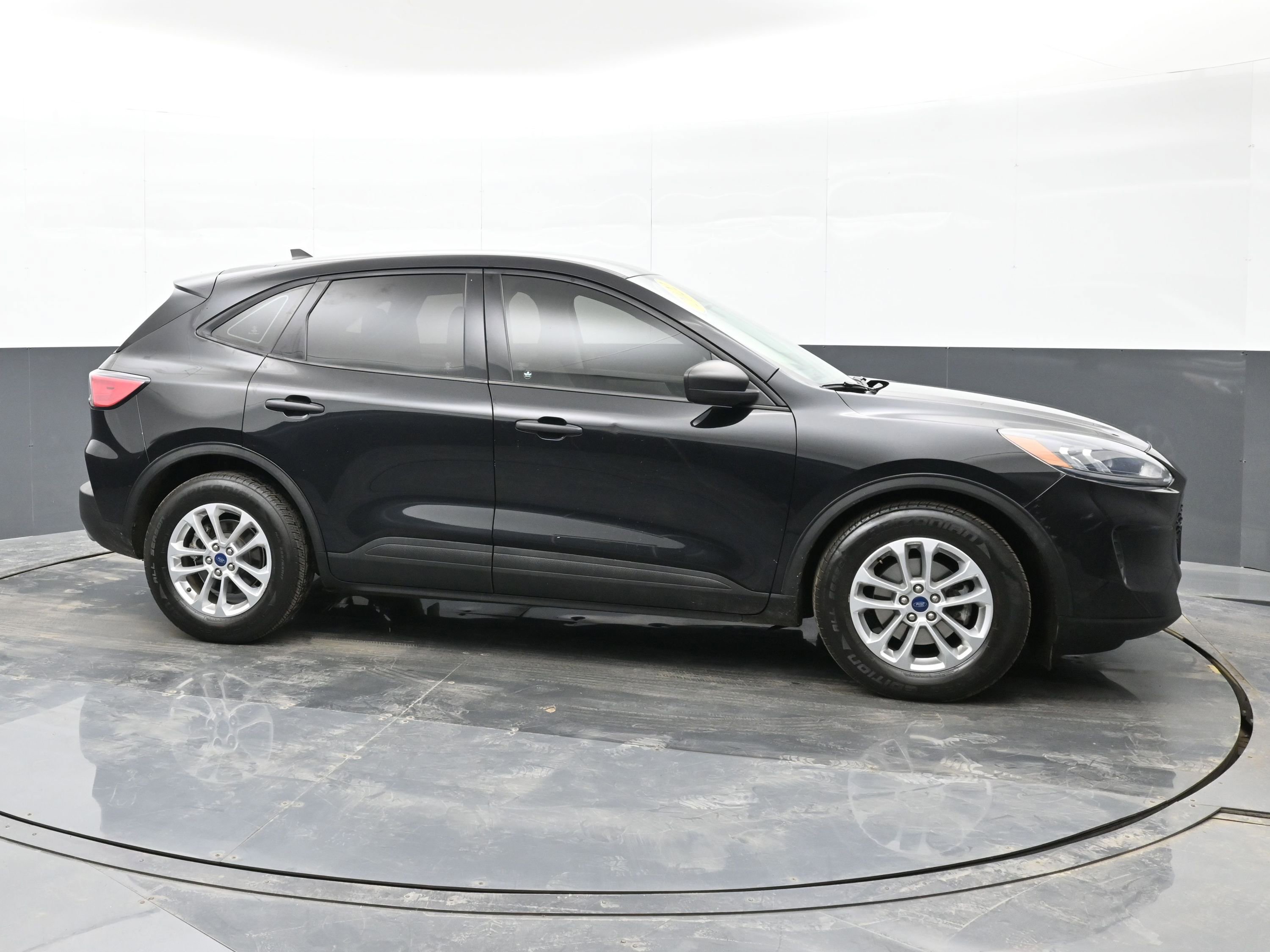 Used 2022 Ford Escape S image 9