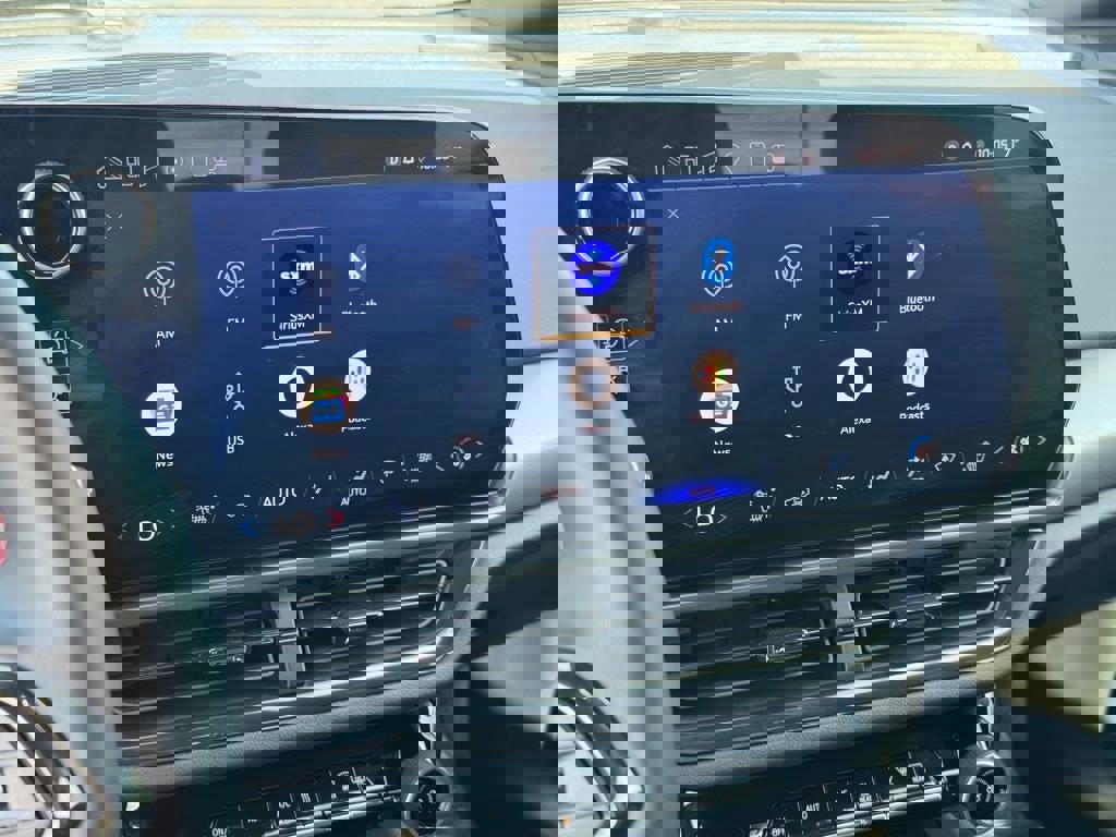 Used 2024 Chevrolet Equinox EV RS image 14