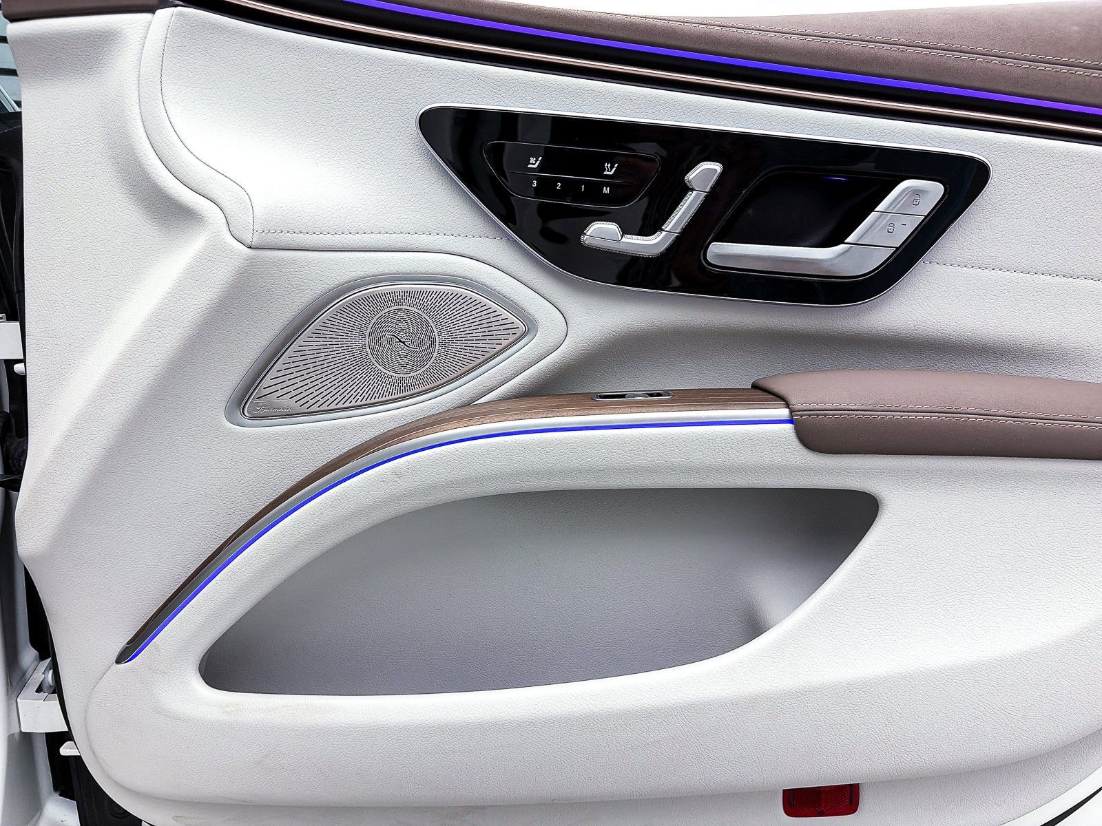 Used 2022 Mercedes-Benz EQS 580 4MATIC Sedan image 34