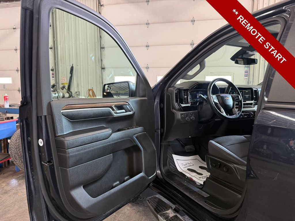 Used 2023 Chevrolet Silverado 1500 LT AWD/4WD image 12