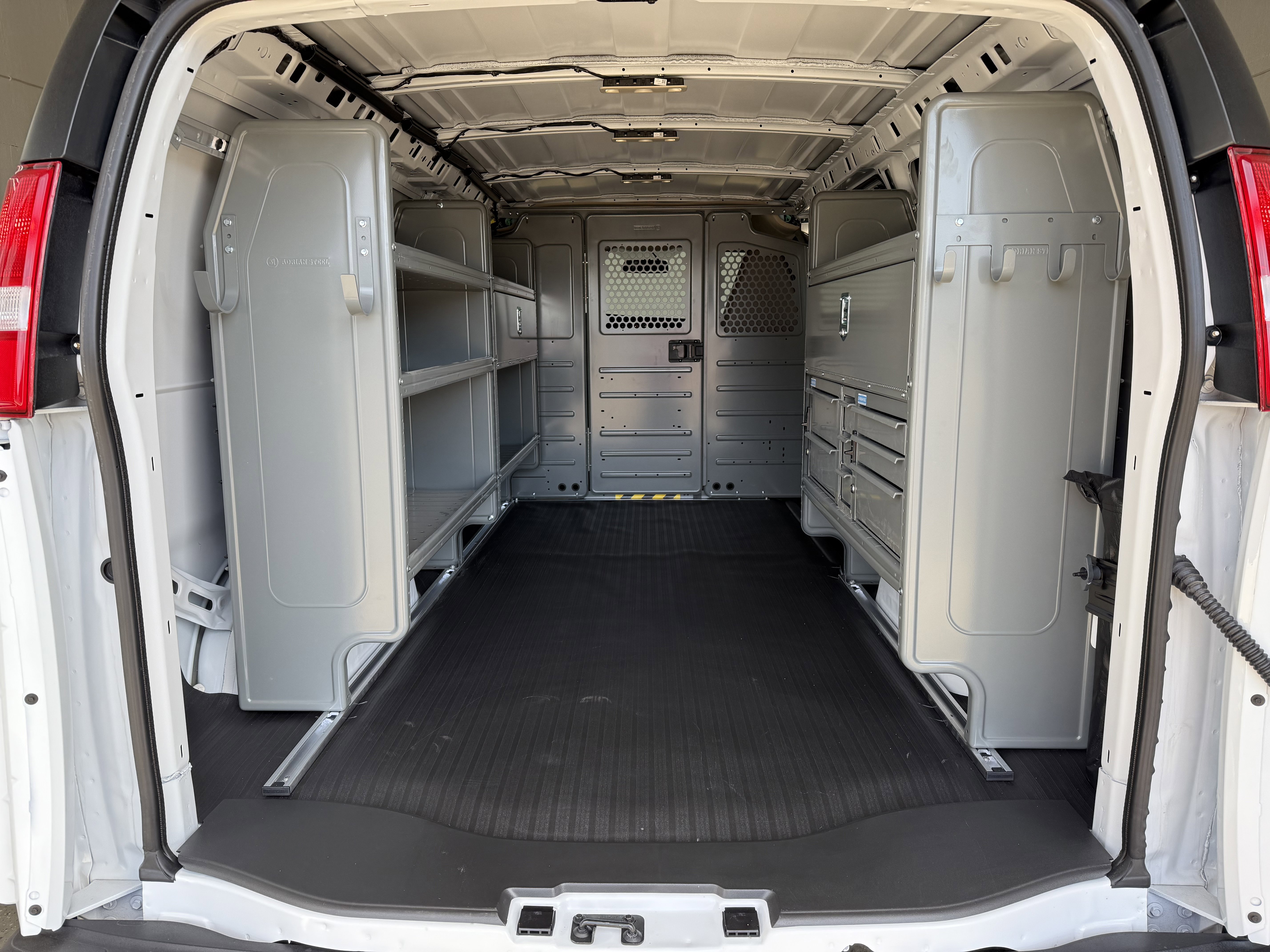 New 2025 Chevrolet Express 3500 w/ Driver Convenience Package image 37