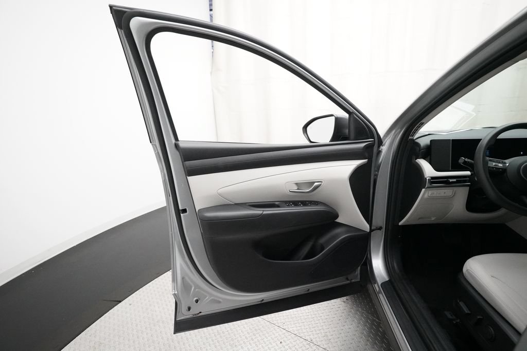 Used 2025 Hyundai Tucson SEL AWD/4WD image 28