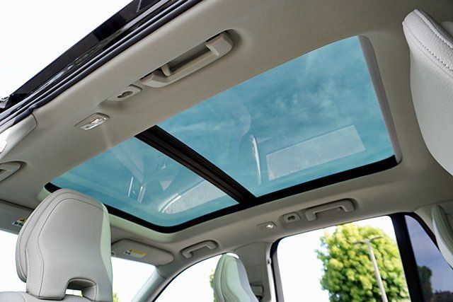 Used 2025 Volvo XC90 B6 Plus w/ Protection Package Premier image 17