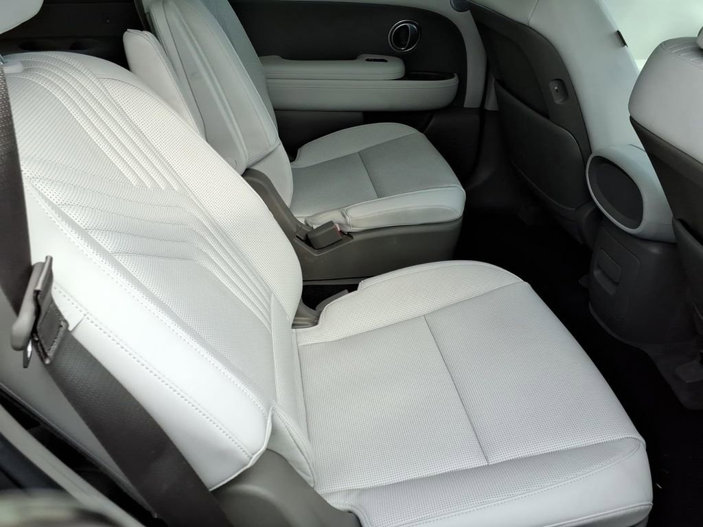 Used 2026 Hyundai Palisade SEL FWD image 12