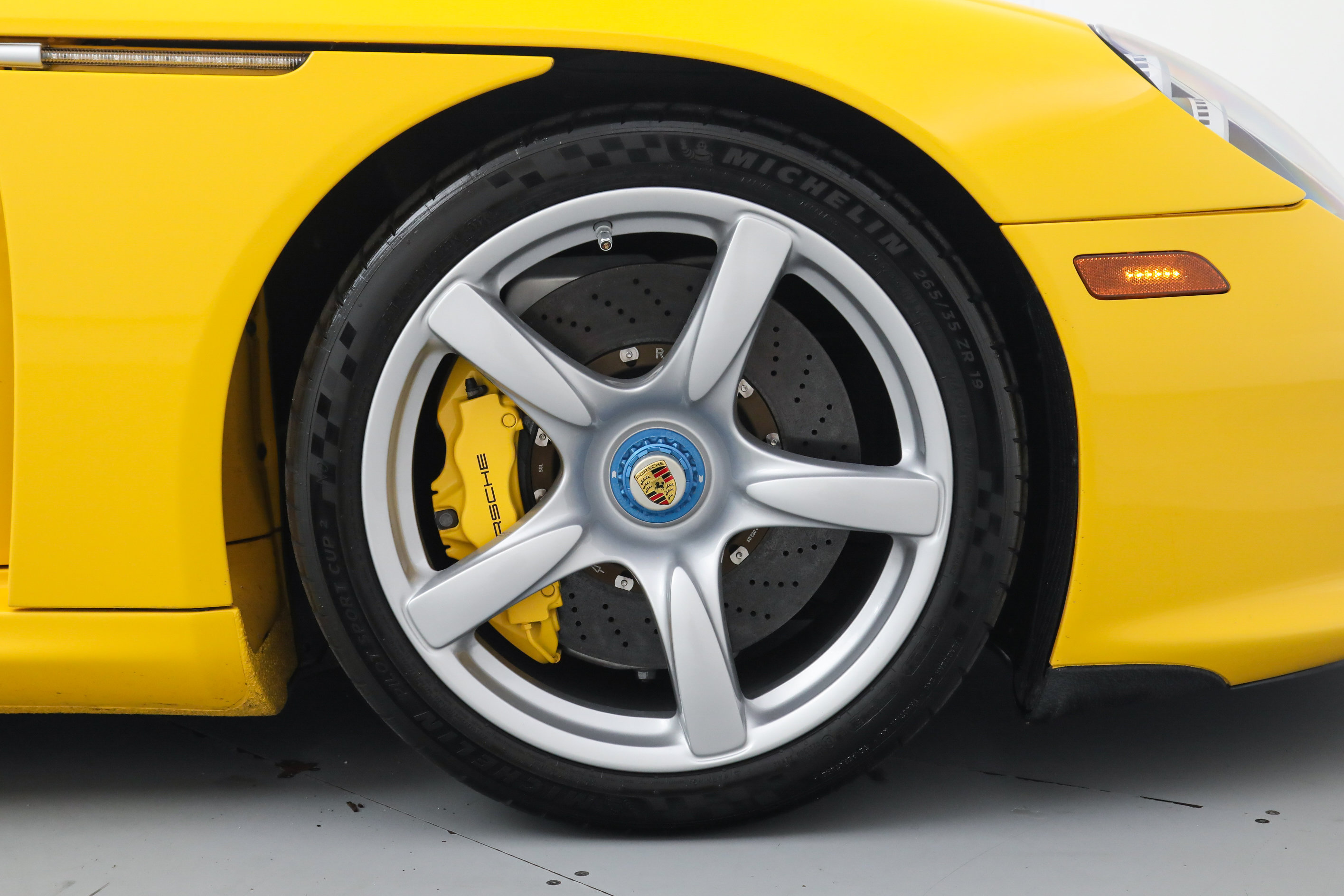 Used 2005 Porsche Carrera GT RWD image 42