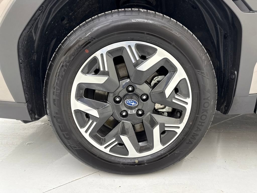 Used 2025 Subaru Forester Premium image 9