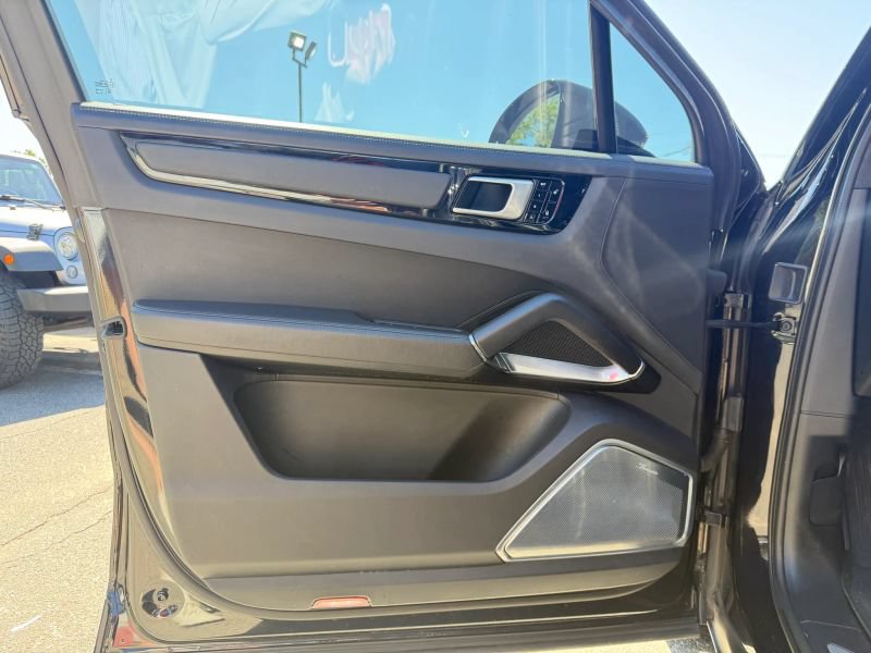 Used 2019 Porsche Cayenne Turbo AWD/4WD image 10