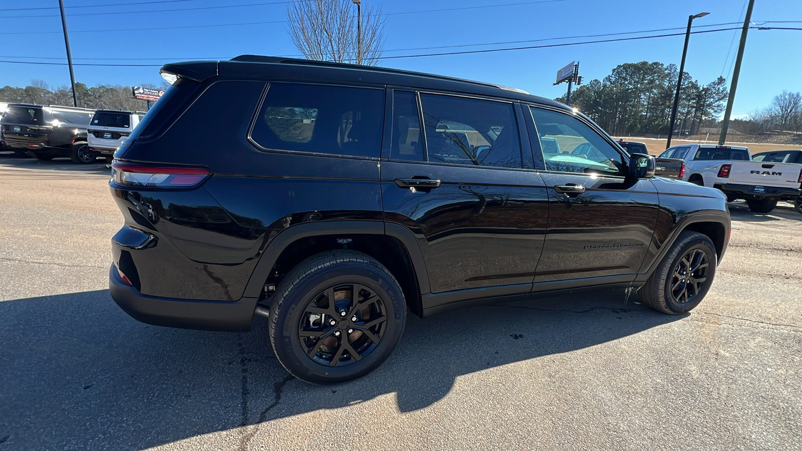 New 2025 Jeep Grand Cherokee L Altitude image 8