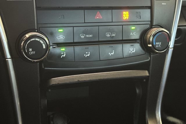 Certified 2017 Toyota Camry SE FWD image 24