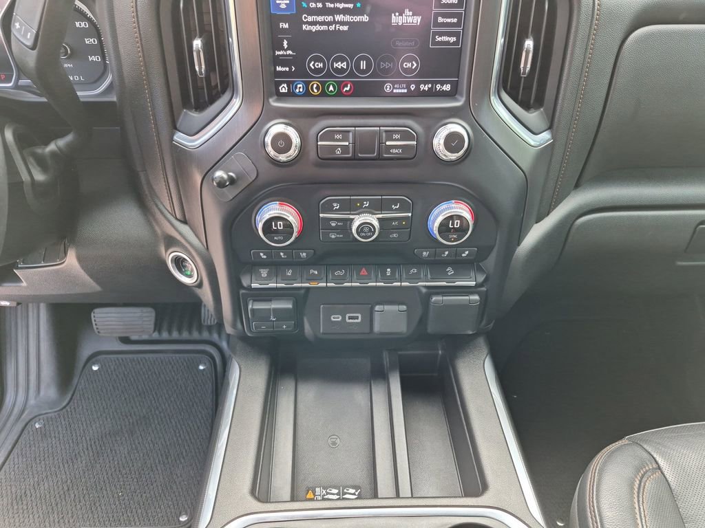 Used 2022 GMC Sierra 2500 AT4 w/ AT4 Premium Plus Package AWD/4WD image 26