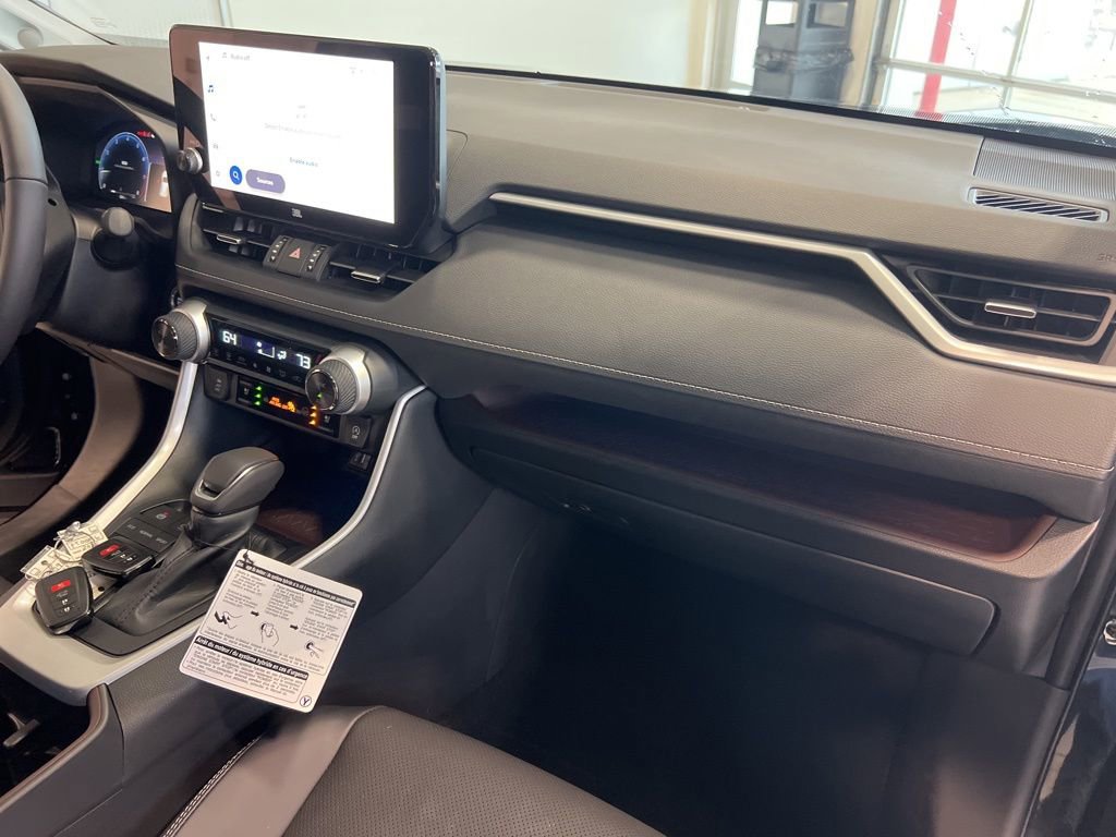 Used 2025 Toyota RAV4 Limited image 19