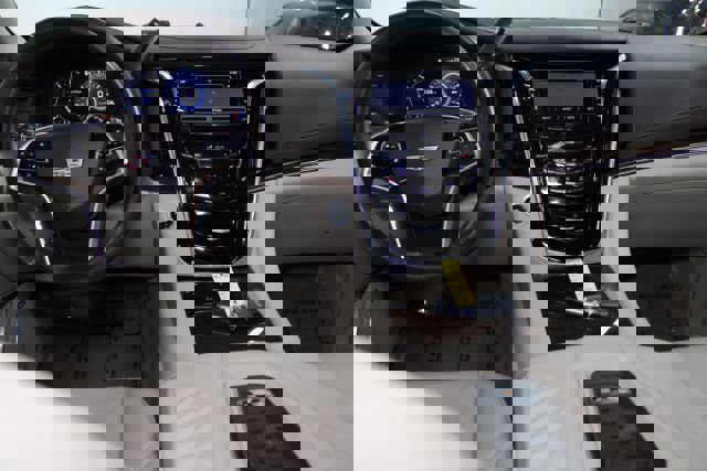 Used 2017 Cadillac Escalade Luxury AWD/4WD image 2