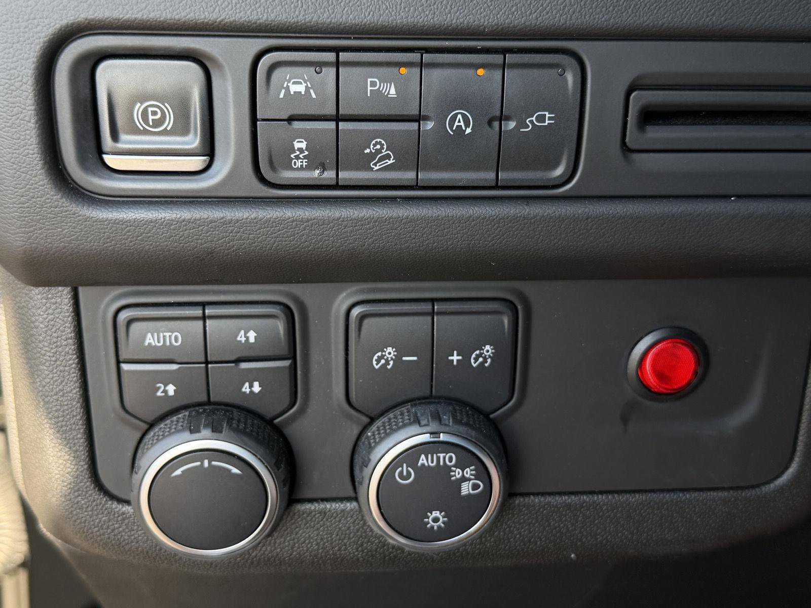 Used 2021 Chevrolet Tahoe Z71 w/ Luxury Package image 19