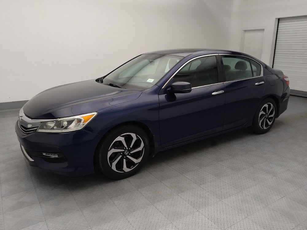 Used 2017 Honda Accord EX image 2