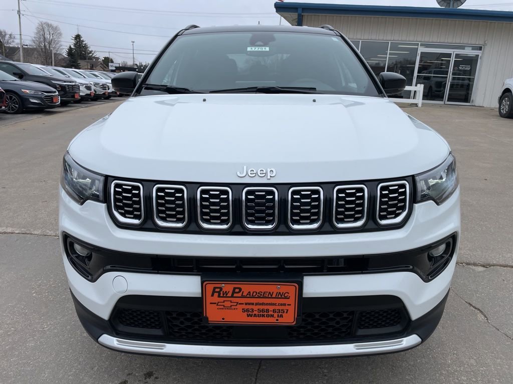 Used 2025 Jeep Compass Limited image 24