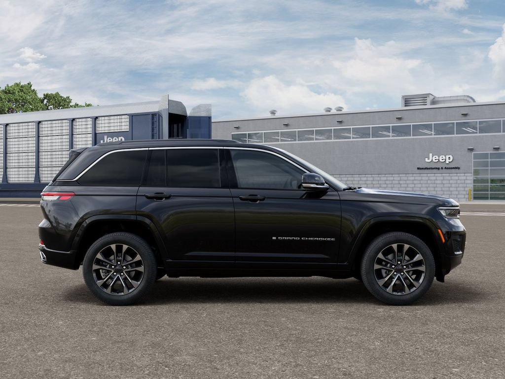 New 2025 Jeep Grand Cherokee Overland w/ Adv Protech Group III AWD/4WD image 21