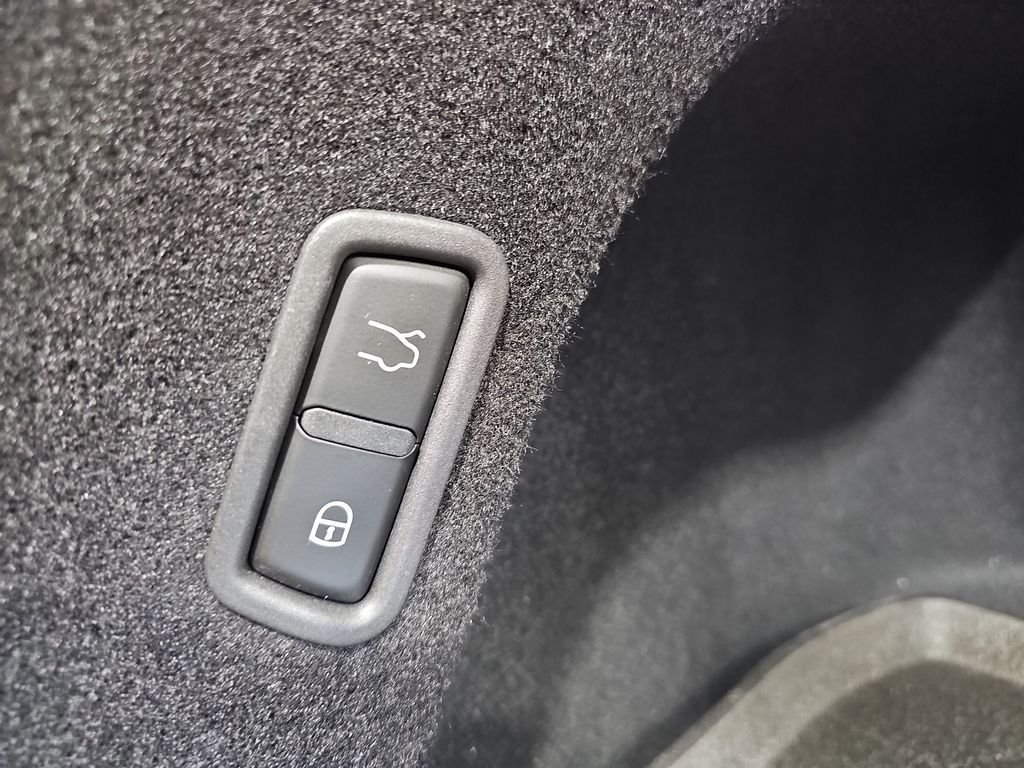Used 2022 Maserati Levante Modena AWD/4WD image 16