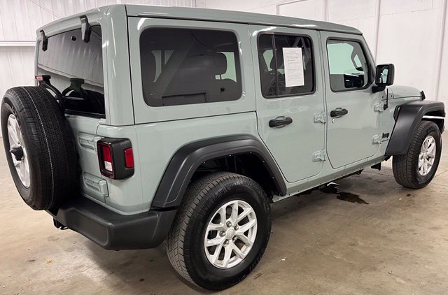 Used 2023 Jeep Wrangler Unlimited Sport w/ Sun And Sound Package AWD/4WD image 6