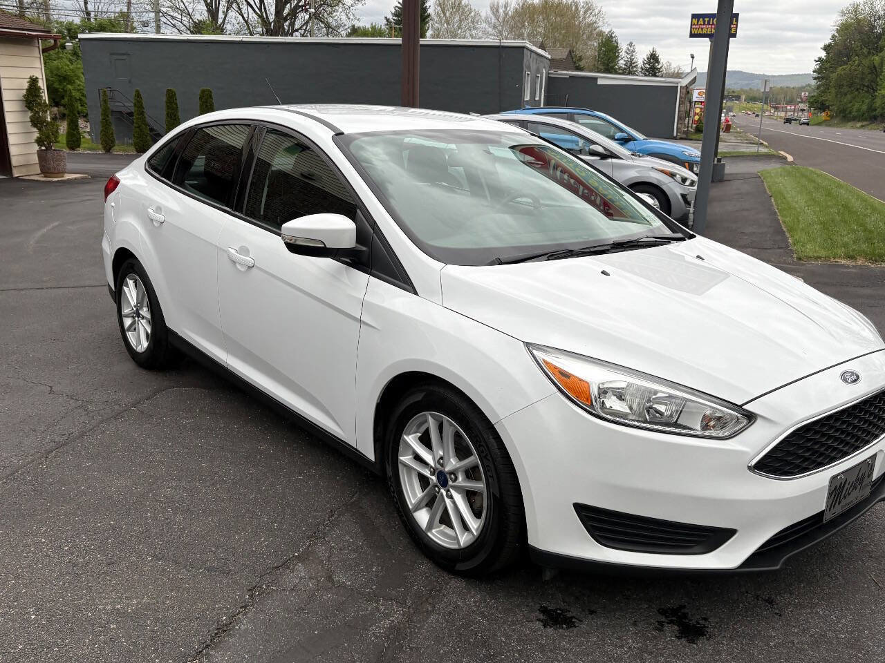 Used 2015 Ford Focus SE FWD image 6