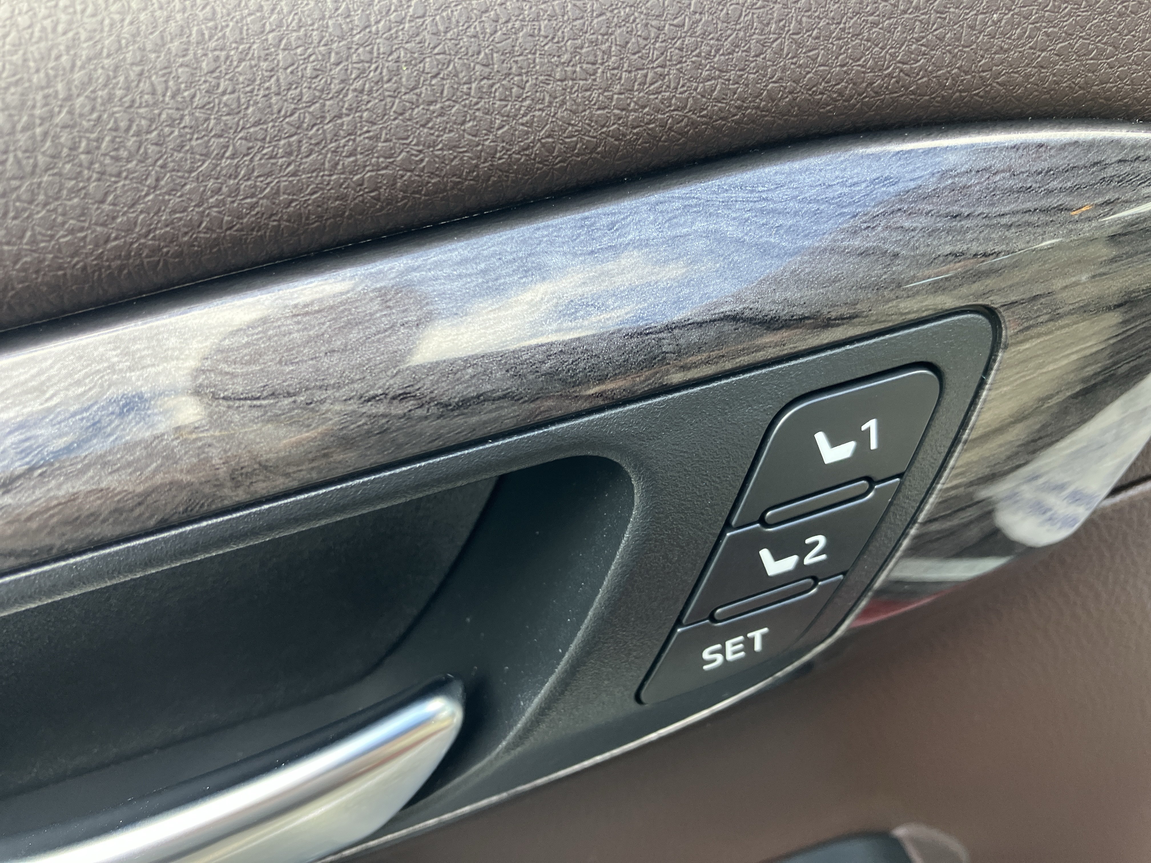 Used 2020 Toyota Highlander Limited AWD/4WD image 18