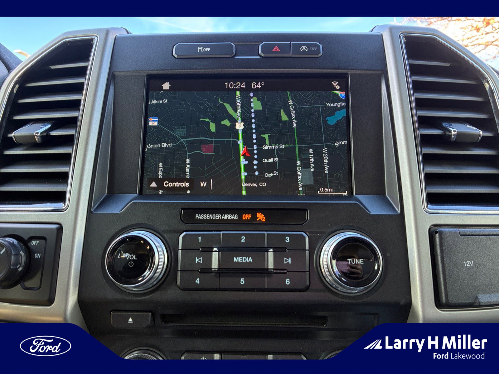 Used 2018 Ford F150 Lariat w/ Equipment Group 502A Luxury image 28