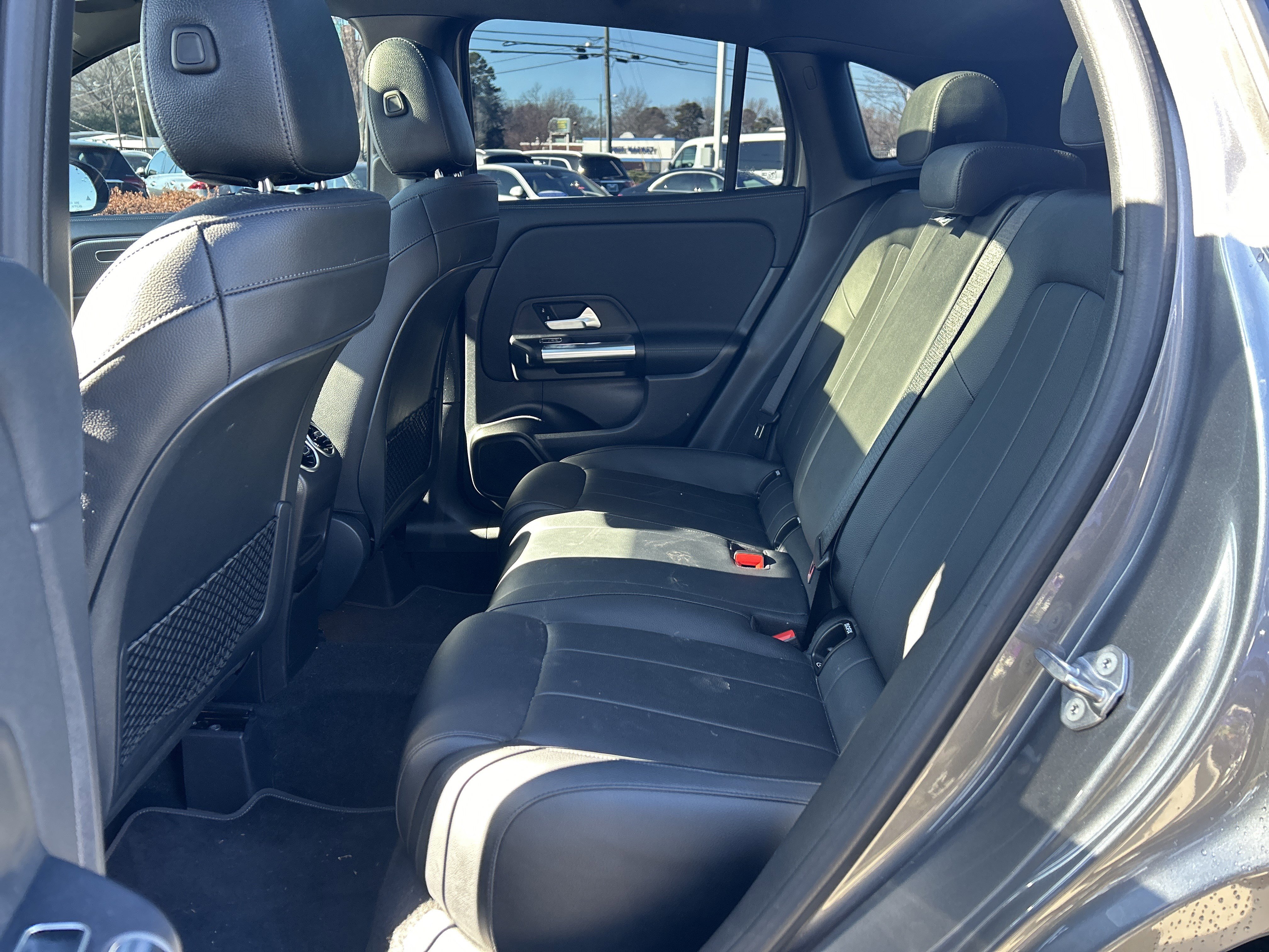 Certified 2021 Mercedes-Benz GLA 250 4MATIC image 33