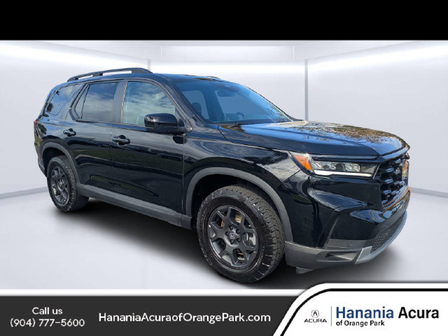 Used 2025 Honda Pilot TrailSport image 1