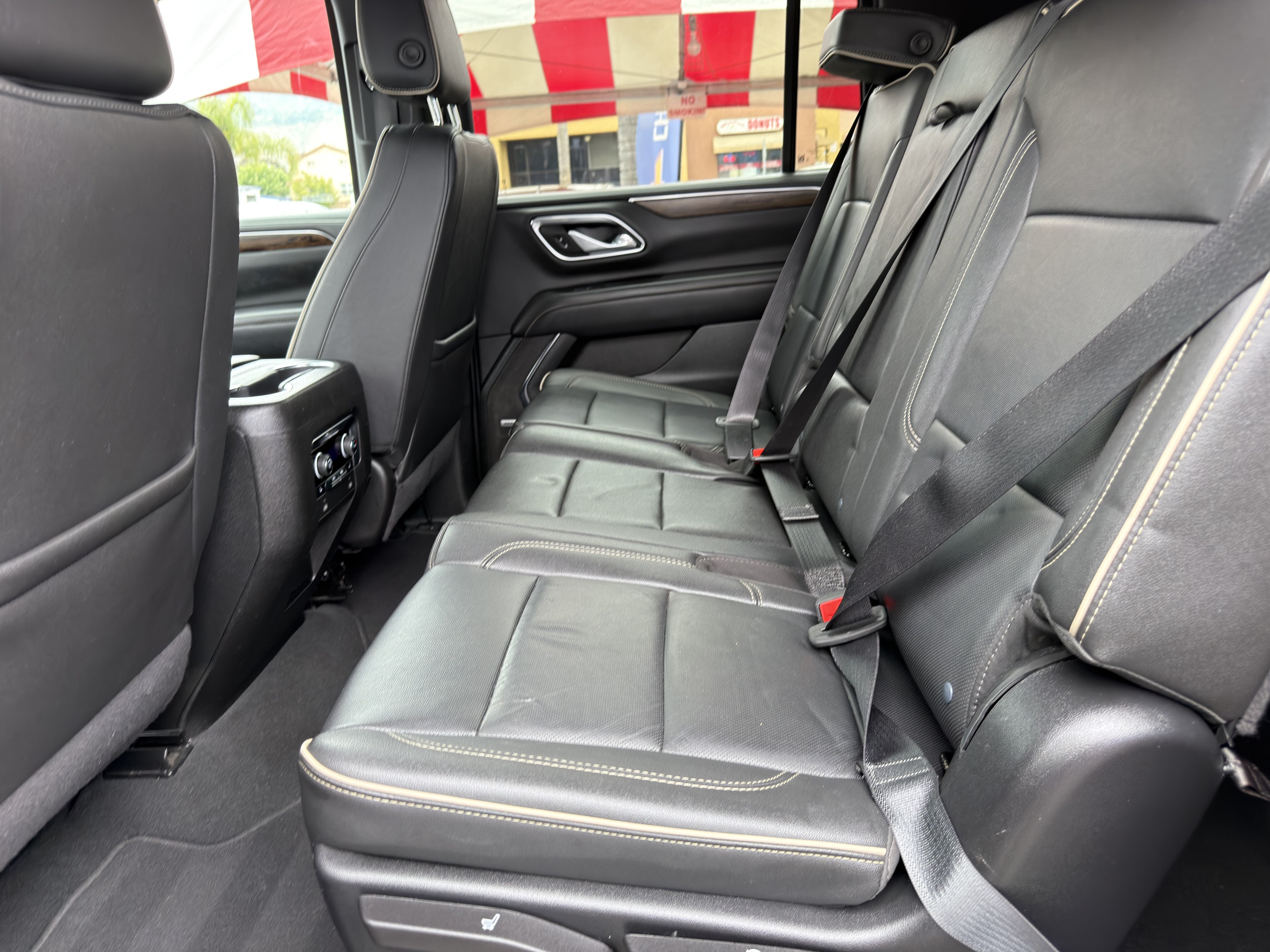 Used 2024 Chevrolet Suburban Premier AWD/4WD image 19
